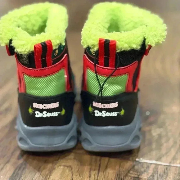 Sketchers Dr.Seuss The Grinch light up snow boots - Picture 3 of 6